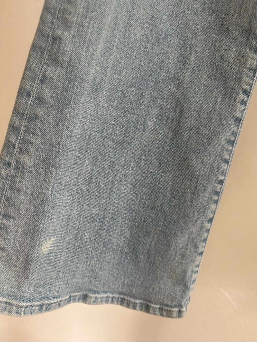 Mother The Weekender Flare Jean Free Hugs Distressed Light Wash Denim - Picture 7 of 15